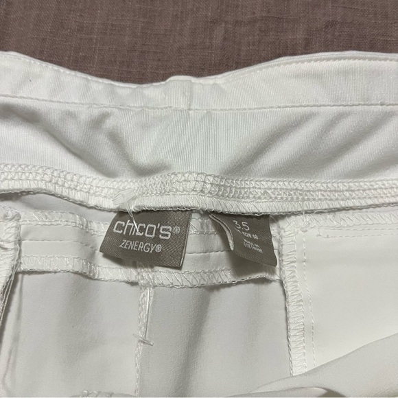 Chico's 3.5 Women’s white size XL/18  Shorts Like New Athletic elastic waistband - Picture 4 of 7